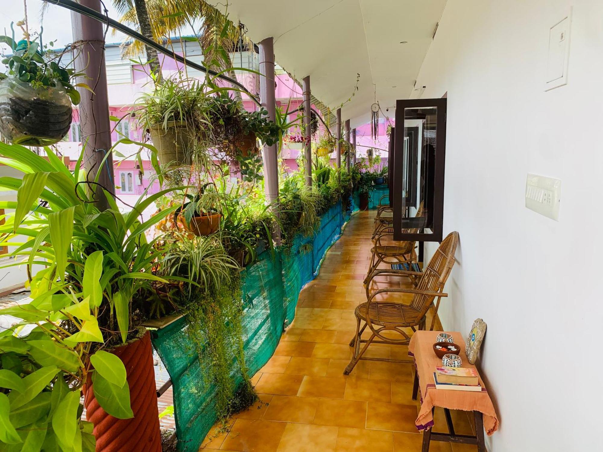 Mountain View Homestay Теккади Экстерьер фото
