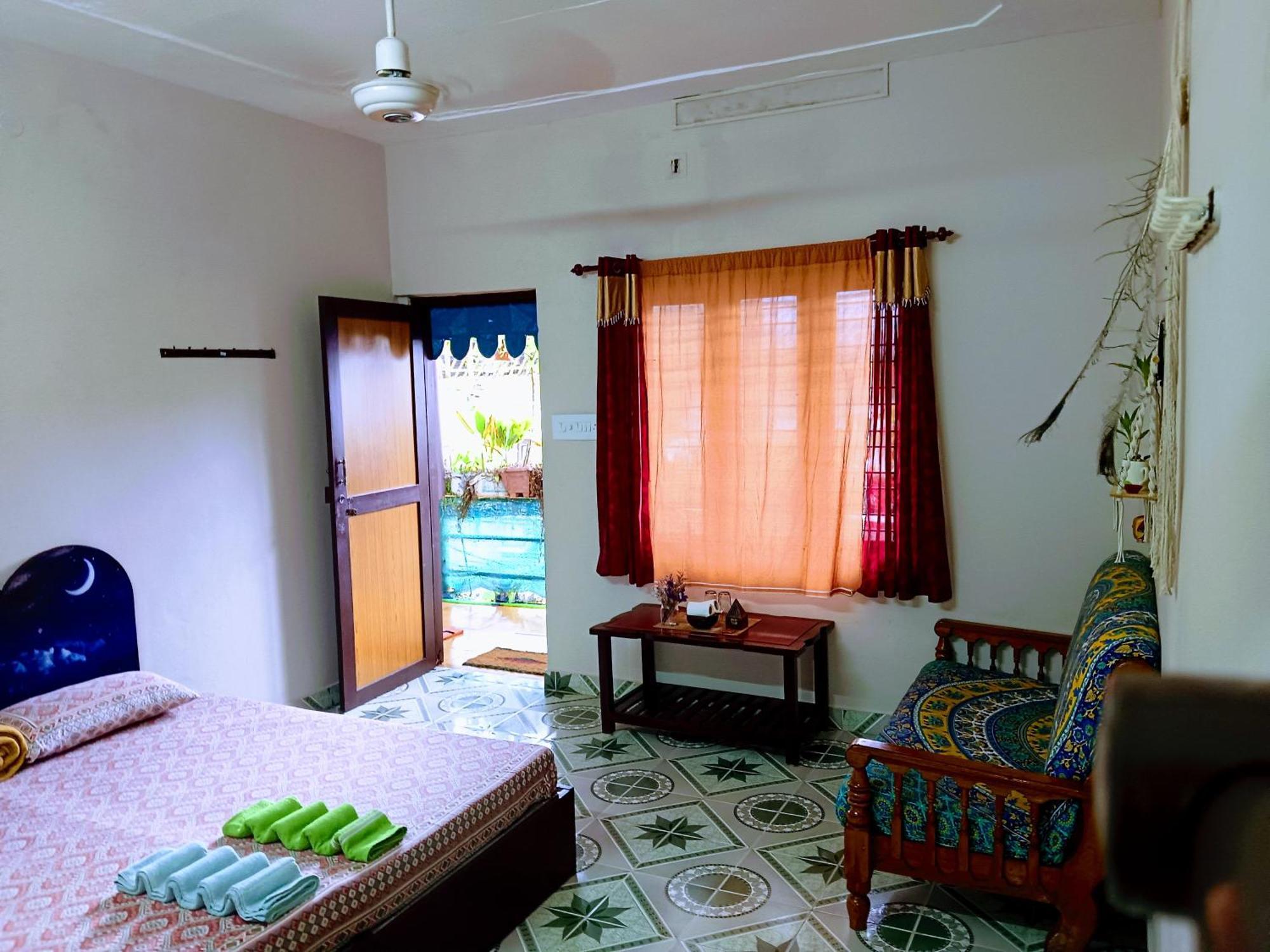 Mountain View Homestay Теккади Экстерьер фото
